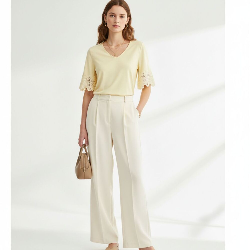 Ann Taylor Buttery Yellow Embroidered 3/4 Sleeves Rayon Floral V-Neck  Top M